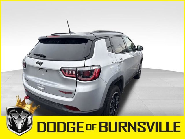 Used 2024 Jeep Compass Trailhawk AWD/4WD image 4