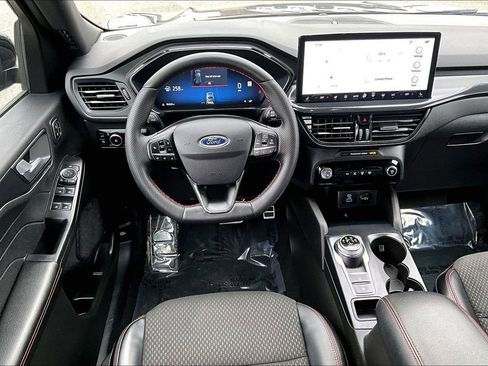 Certified 2023 Ford Escape ST-Line Select w/ Tech Pack #2 image 5