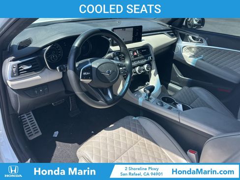 Used 2022 Genesis G70 3.3T RWD image 13