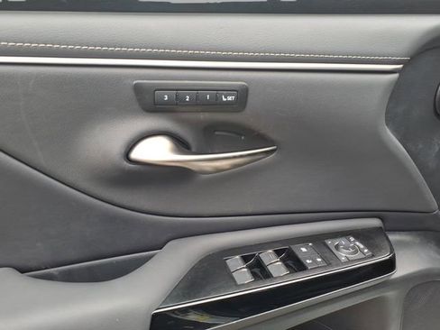 Used 2023 Lexus ES 350 w/ Premium Package FWD image 7