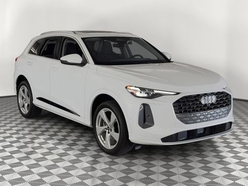 Certified 2025 Audi Q5 Premium w/ Premium Plus AWD/4WD image 7
