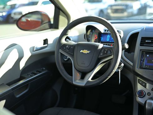 Used 2013 Chevrolet Sonic LT image 7