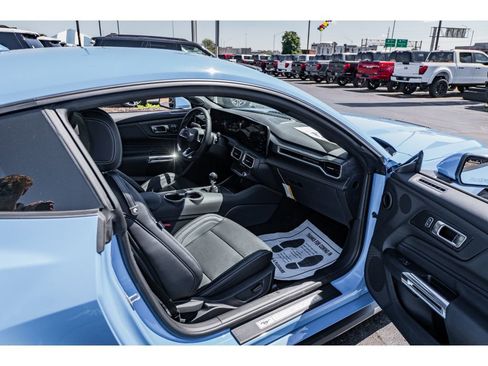 Used 2025 Ford Mustang GT Premium RWD image 23