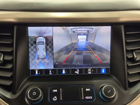 Used 2023 GMC Acadia Denali w/ Denali Ultimate Package AWD/4WD image 18