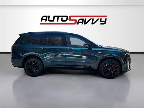 Used 2024 Cadillac XT6 Sport w/ LPO, ONYX Package image 8