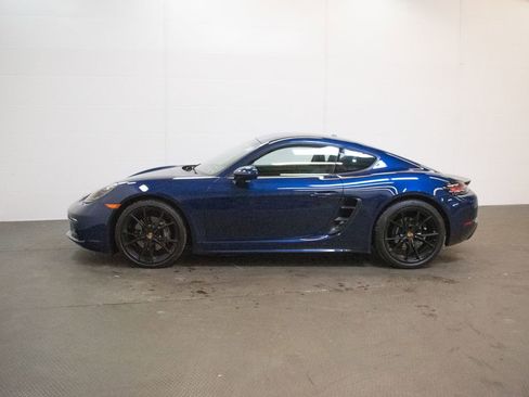 Certified 2025 Porsche 718 Cayman RWD image 2