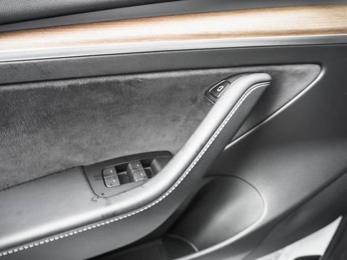 Used 2022 Tesla Model 3 image 12