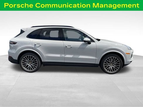 Used 2023 Porsche Cayenne Platinum Edition AWD/4WD image 6