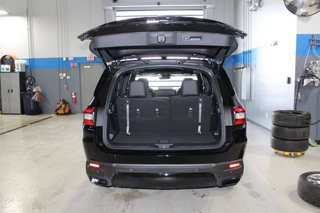 New 2026 Honda Pilot Black Edition image 13