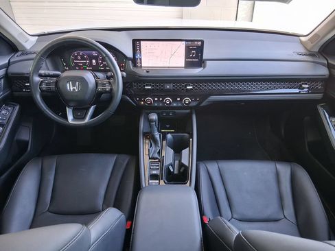 Used 2025 Honda Accord Touring image 9