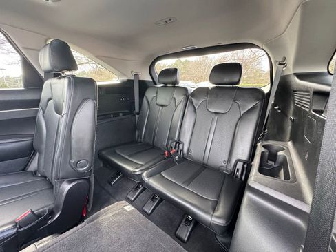 Used 2022 Kia Sorento EX w/ Panoramic Sunroof Package image 13