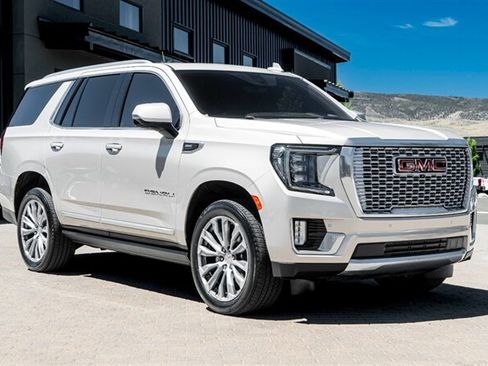 Used 2021 GMC Yukon Denali w/ Denali Ultimate Package AWD/4WD image 1