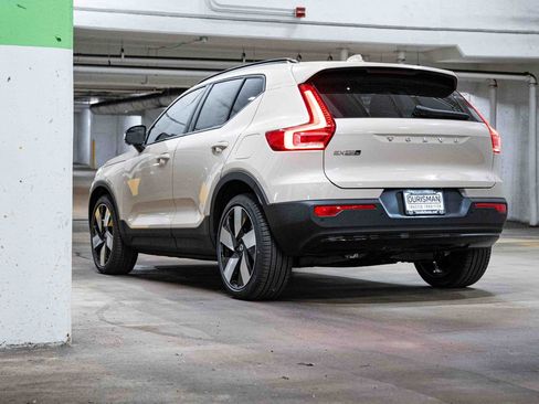 New 2026 Volvo EX40 Plus w/ Climate Package image 5