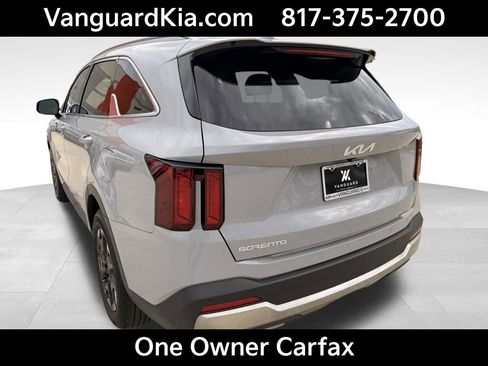Certified 2025 Kia Sorento S image 2
