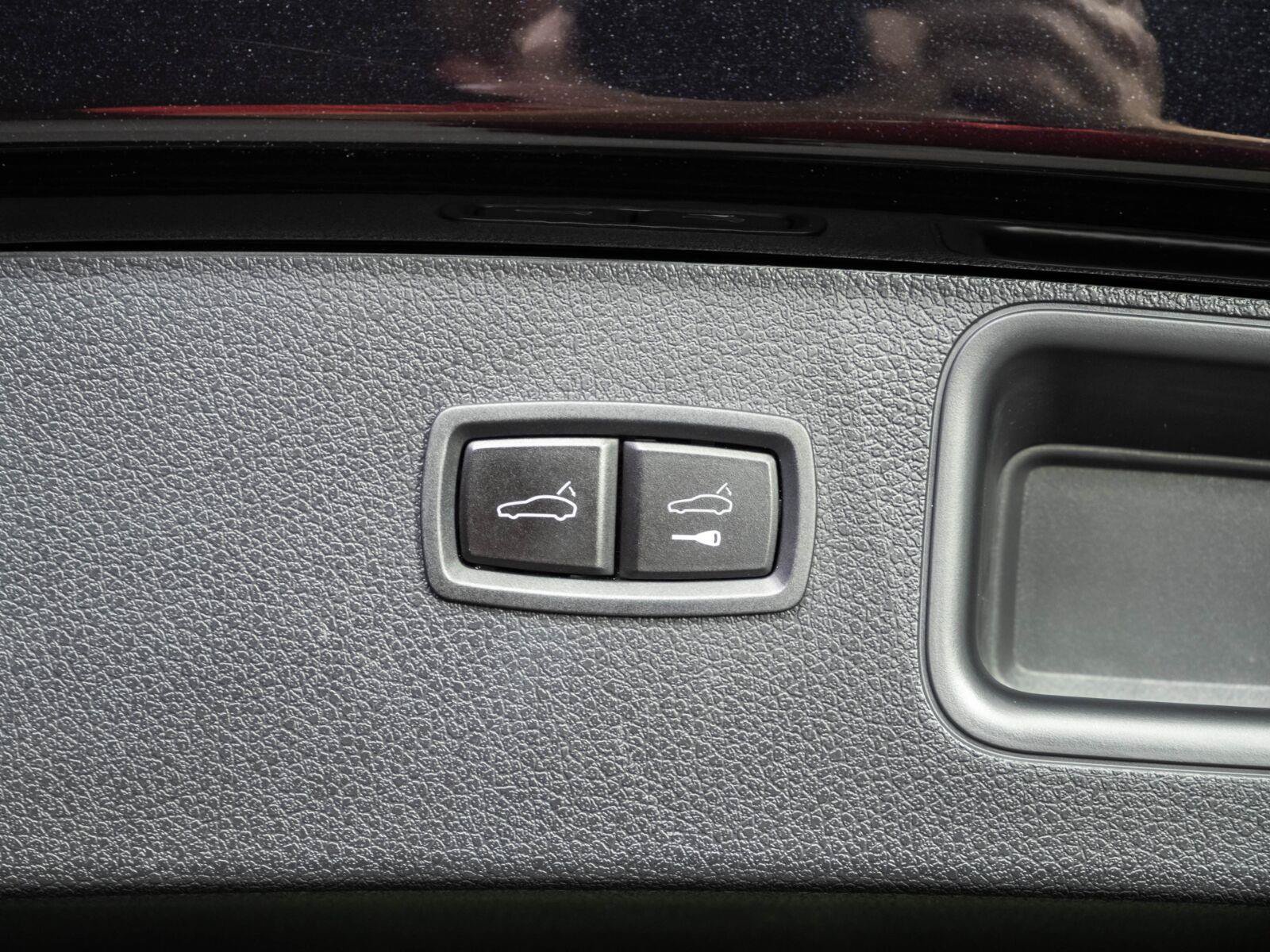 Used 2021 Porsche Macan Turbo AWD/4WD image 31