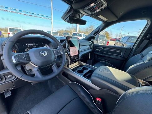 New 2026 RAM 3500 Laramie AWD/4WD image 19