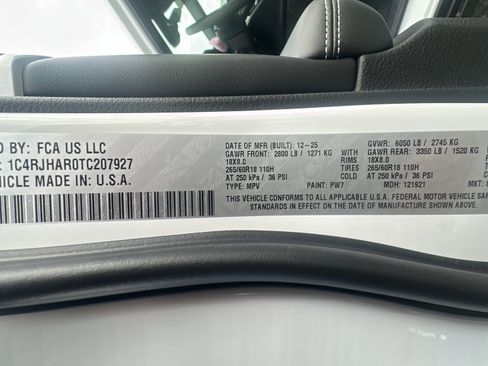 New 2026 Jeep Grand Cherokee Altitude image 9