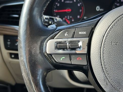 Used 2017 Kia Cadenza Technology image 22