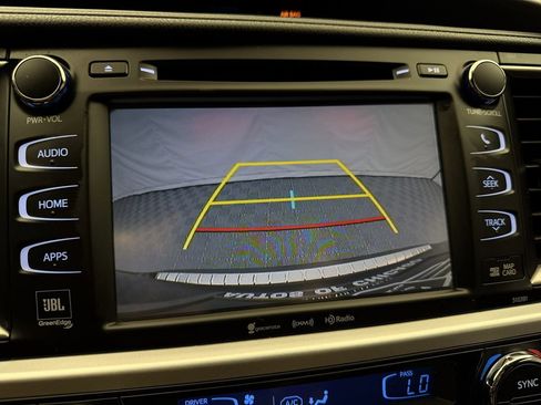 Used 2019 Toyota Highlander Limited image 23