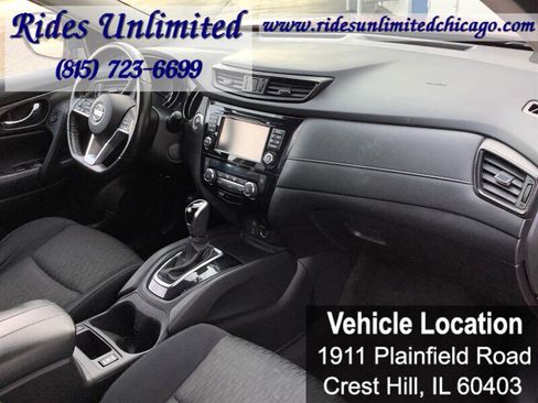 Used 2017 Nissan Rogue SV w/ SV Premium Package image 32