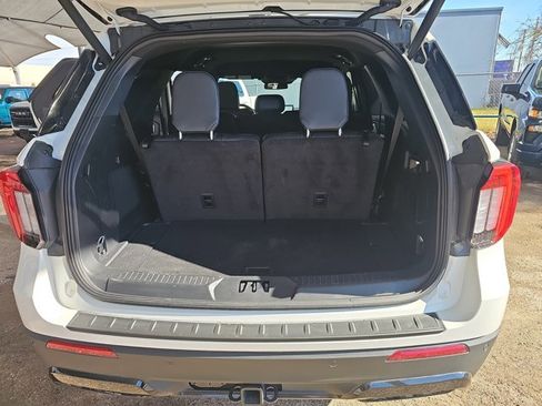 Used 2025 Ford Explorer ST-Line w/ Premium Package image 19