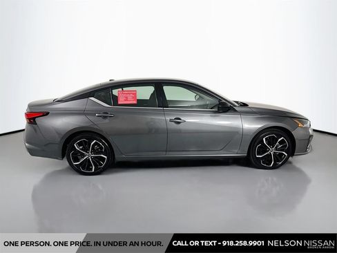 Certified 2025 Nissan Altima 2.5 SR FWD image 4