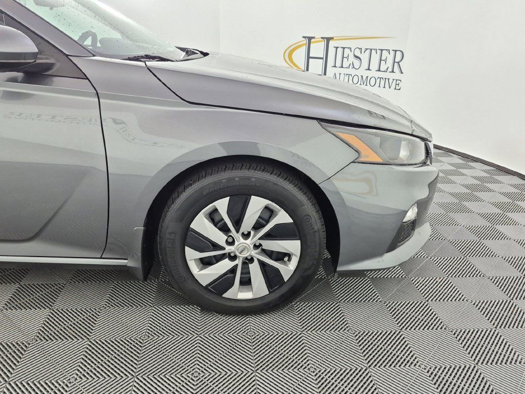 Used 2022 Nissan Altima 2.5 S FWD image 11