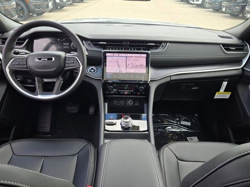 New 2025 Jeep Grand Cherokee Limited w/ MOPAR Finishing Package image 20