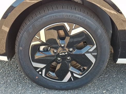 New 2026 Kia Niro Wind FWD image 4