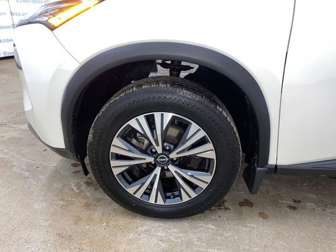 Used 2022 Nissan Rogue SV image 14