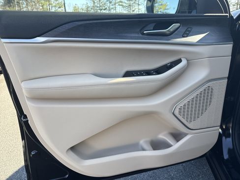 New 2026 Jeep Grand Cherokee Limited w/ Luxury Tech Group II image 13