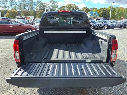 Used 2021 Nissan Frontier SV w/ Midnight Edition Floor Mats image 12