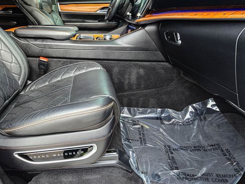Used 2022 Jeep Grand Wagoneer Series III image 43