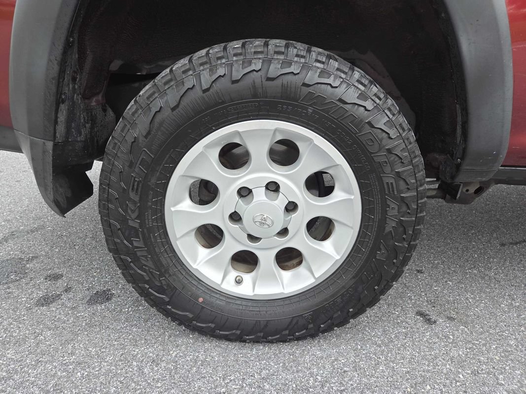Used 2011 Toyota 4Runner Trail AWD/4WD image 32