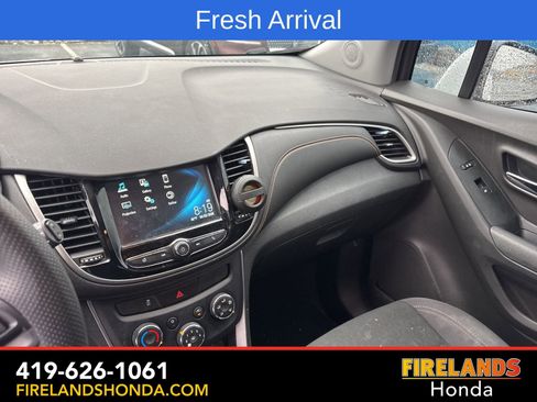 Used 2017 Chevrolet Trax LS image 18