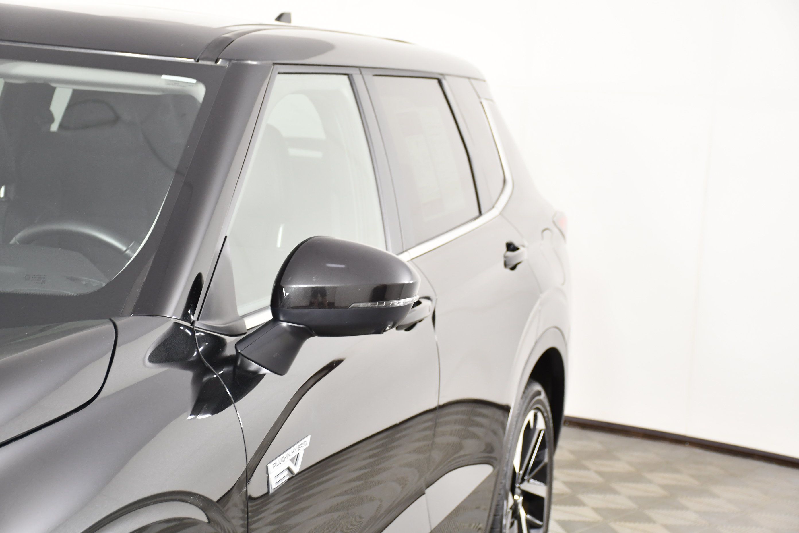 Used 2025 Mitsubishi Outlander SE AWD/4WD image 13