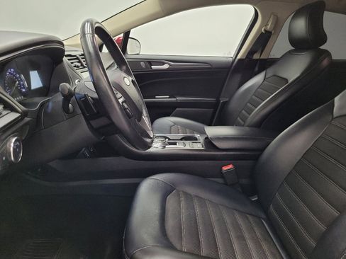 Used 2018 Ford Fusion SE w/ Equipment Group 201A FWD image 17