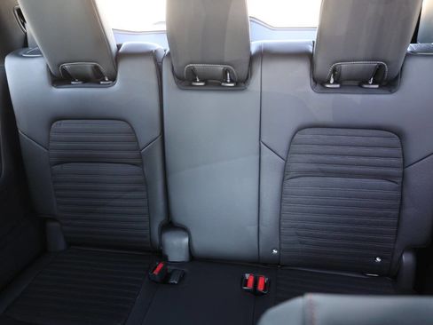 Used 2025 Nissan Pathfinder Rock Creek AWD/4WD image 17