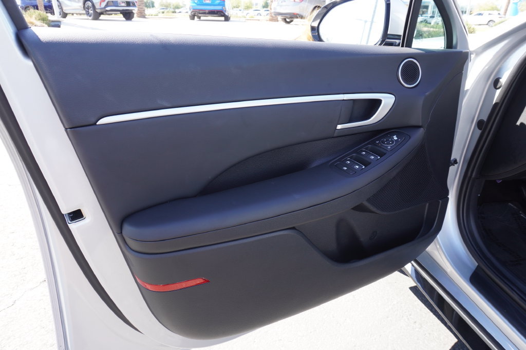 Used 2025 Hyundai Sonata SEL AWD/4WD image 14