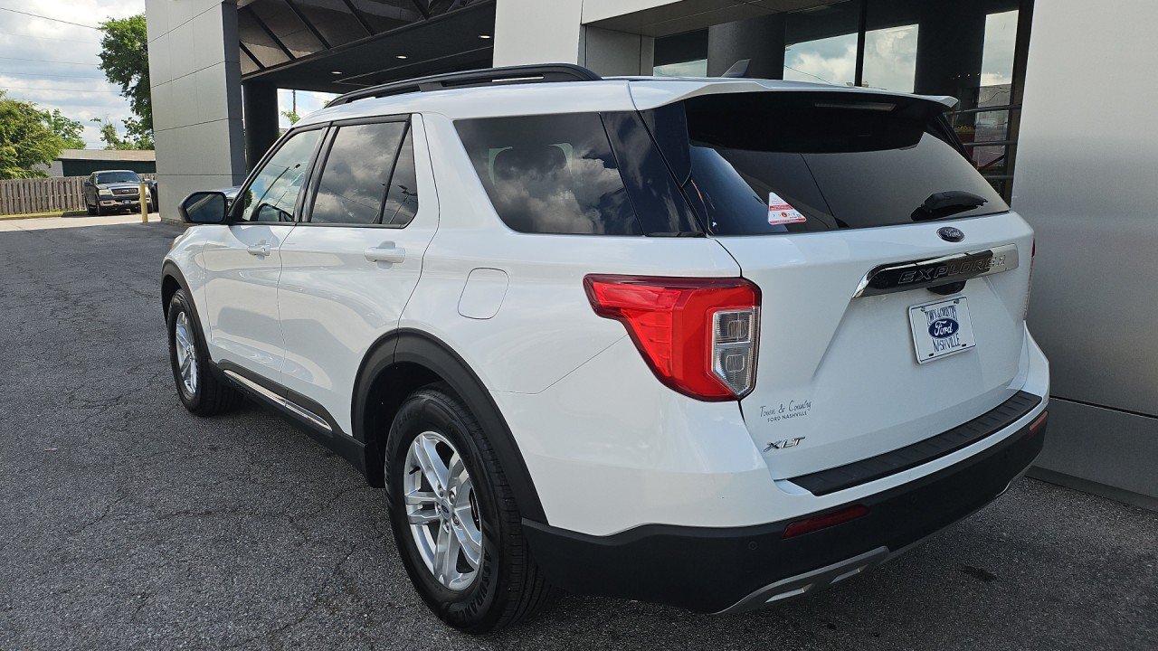 Used 2023 Ford Explorer XLT w/ Equipment Group 202A RWD image 3