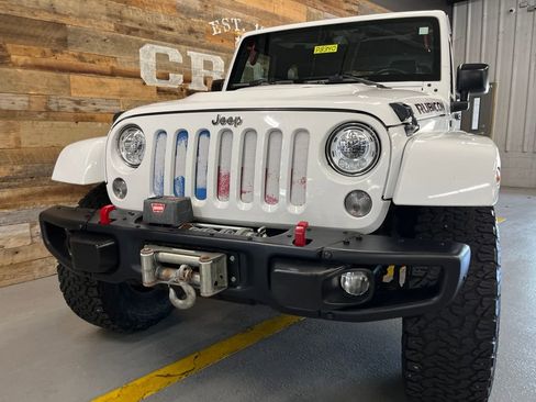 Used 2017 Jeep Wrangler Rubicon AWD/4WD image 7
