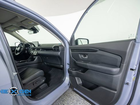 Used 2025 Honda Pilot Elite image 41