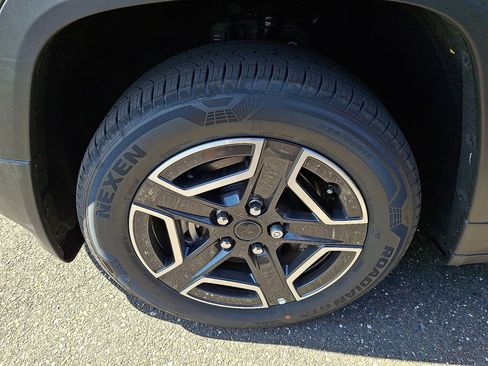 New 2026 Jeep Cherokee Limited image 4