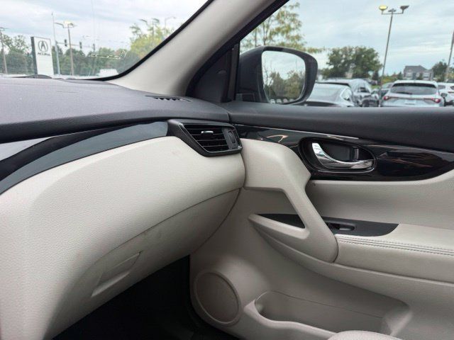 Used 2019 Nissan Rogue Sport SV AWD/4WD image 12