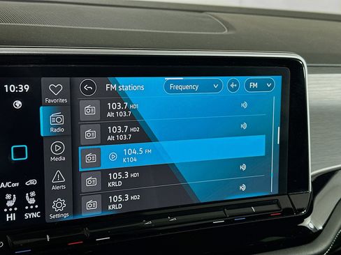 Used 2024 Volkswagen Atlas Cross Sport SE image 19