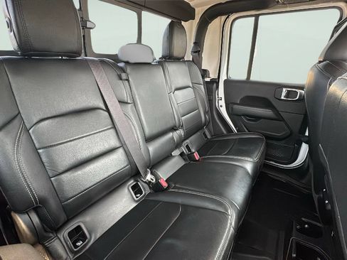 Used 2020 Jeep Gladiator Overland AWD/4WD image 25