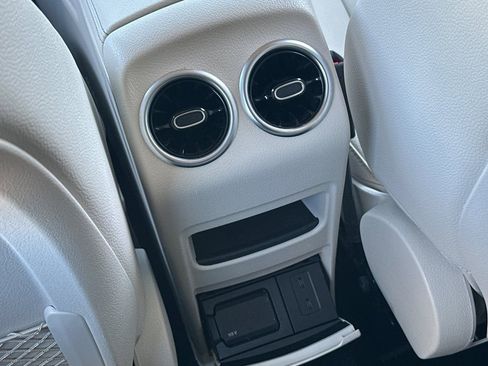 Certified 2022 Mercedes-Benz GLB 250 image 29