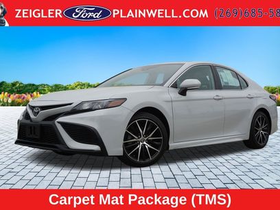 Used 2022 Toyota Camry SE w/ Cold Weather Package