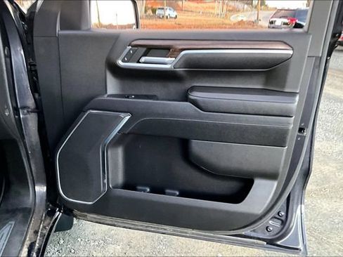 Used 2023 Chevrolet Silverado 1500 LT image 21