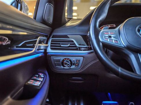 Used 2020 BMW 740i w/ M Sport Package image 28